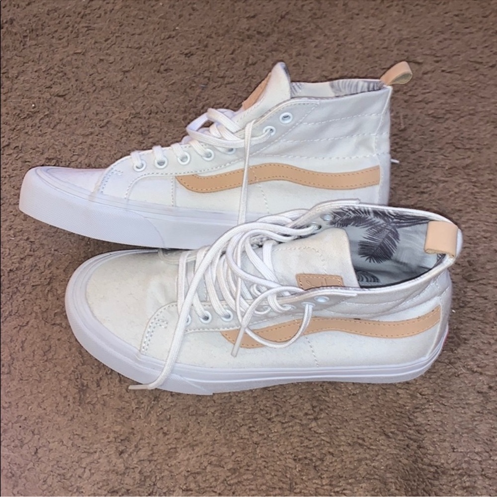 VANS WOMEN SK8-HI 138 DECON - LEILA HURST WOMENS 7